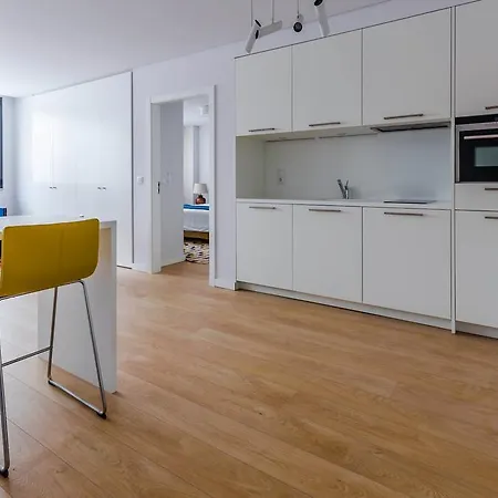 Serviced - Liberdade Apartman *