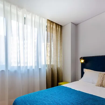 Serviced - Liberdade Apartman *
