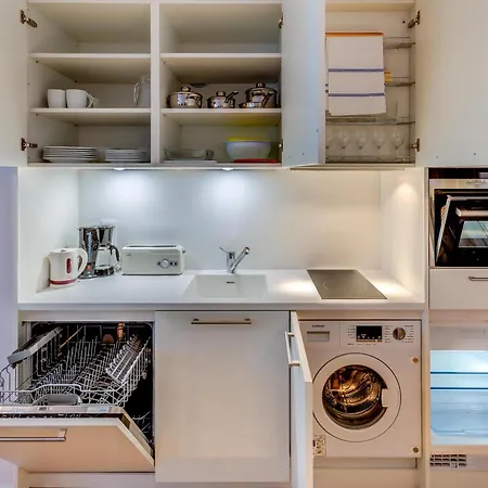 Lsa Liberdade By Numa * ליסבון